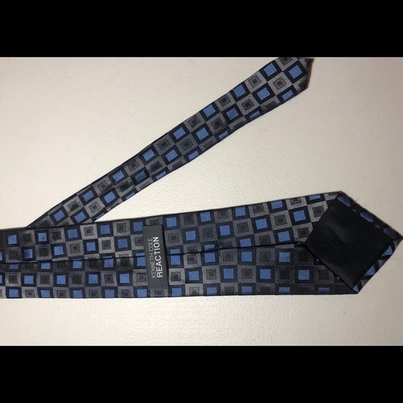 Kenneth Cole Reaction Men's Classic Geometric Tie - Picture 2 of 3
